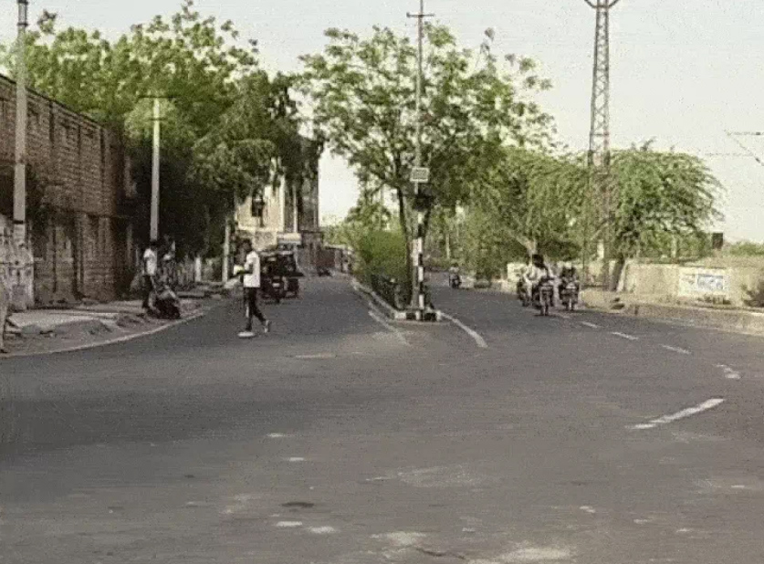 रेगिस्तान में आसमान से आग बरस रही, सबसे गर्म बाड़मेर : 30 अप्रैल तक हीट वेव का यलो अलर्ट जारी रेगिस्तान में आसमान से आग बरस रही, सबसे गर्म बाड़मेर : 30 अप्रैल तक हीट वेव का यलो अलर्ट जारी