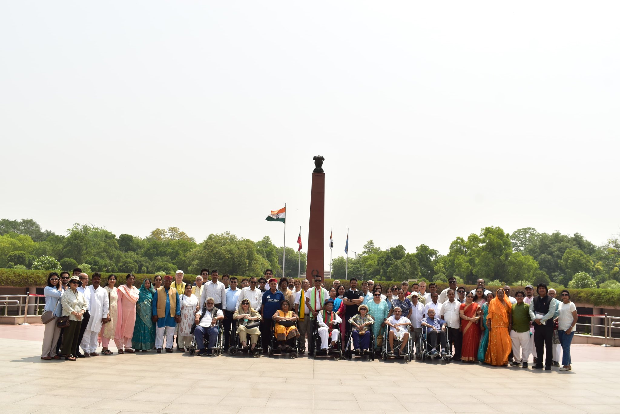 पद्म पुरस्कार विजेता मंगलवार को राष्ट्रीय समर स्मारक पर ग्रुप फोटो पद्म पुरस्कार विजेता मंगलवार को राष्ट्रीय समर स्मारक पर ग्रुप फोटो