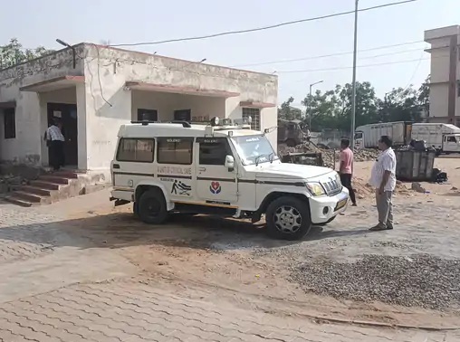 स्विमिंग पूल में बच्चा डूबा स्विमिंग पूल में बच्चा डूबा