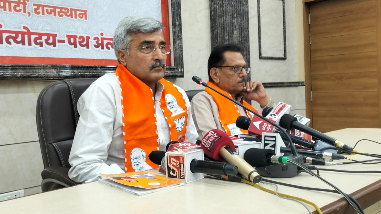 देश का किसान तथा कथित किसान नेता नरेश टिकैत का करें बहिष्कार : ओपी यादव देश का किसान तथा कथित किसान नेता नरेश टिकैत का करें बहिष्कार : ओपी यादव