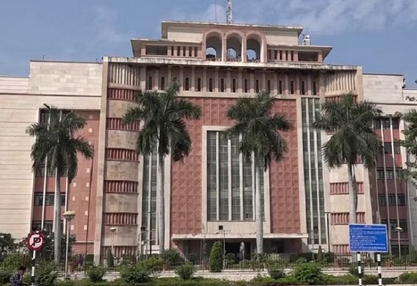 मंत्रालय (फाइल फोटो) मंत्रालय (फाइल फोटो)