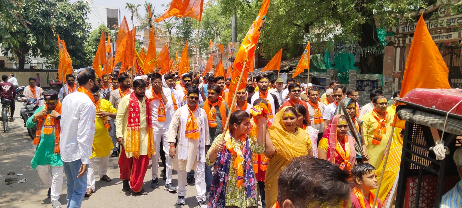 परशुराम जयंती पर ब्राह्मण महासभा ने निकाला भव्य जुलूस परशुराम जयंती पर ब्राह्मण महासभा ने निकाला भव्य जुलूस