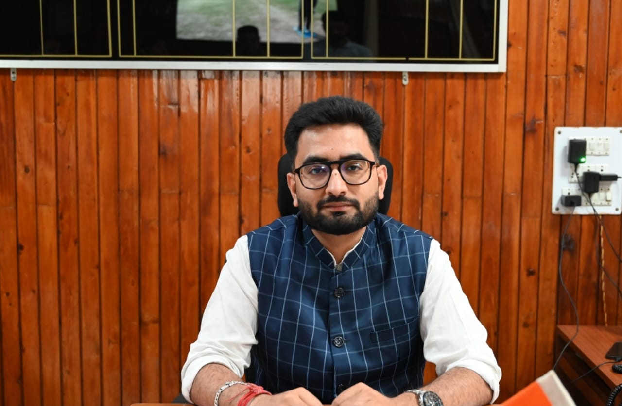 अभिषेक गर्ग अभिषेक गर्ग