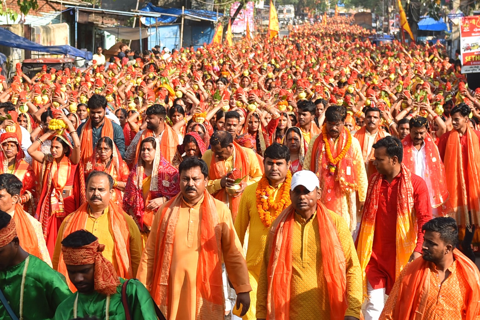 कलश यात्रा की तस्वीर कलश यात्रा की तस्वीर