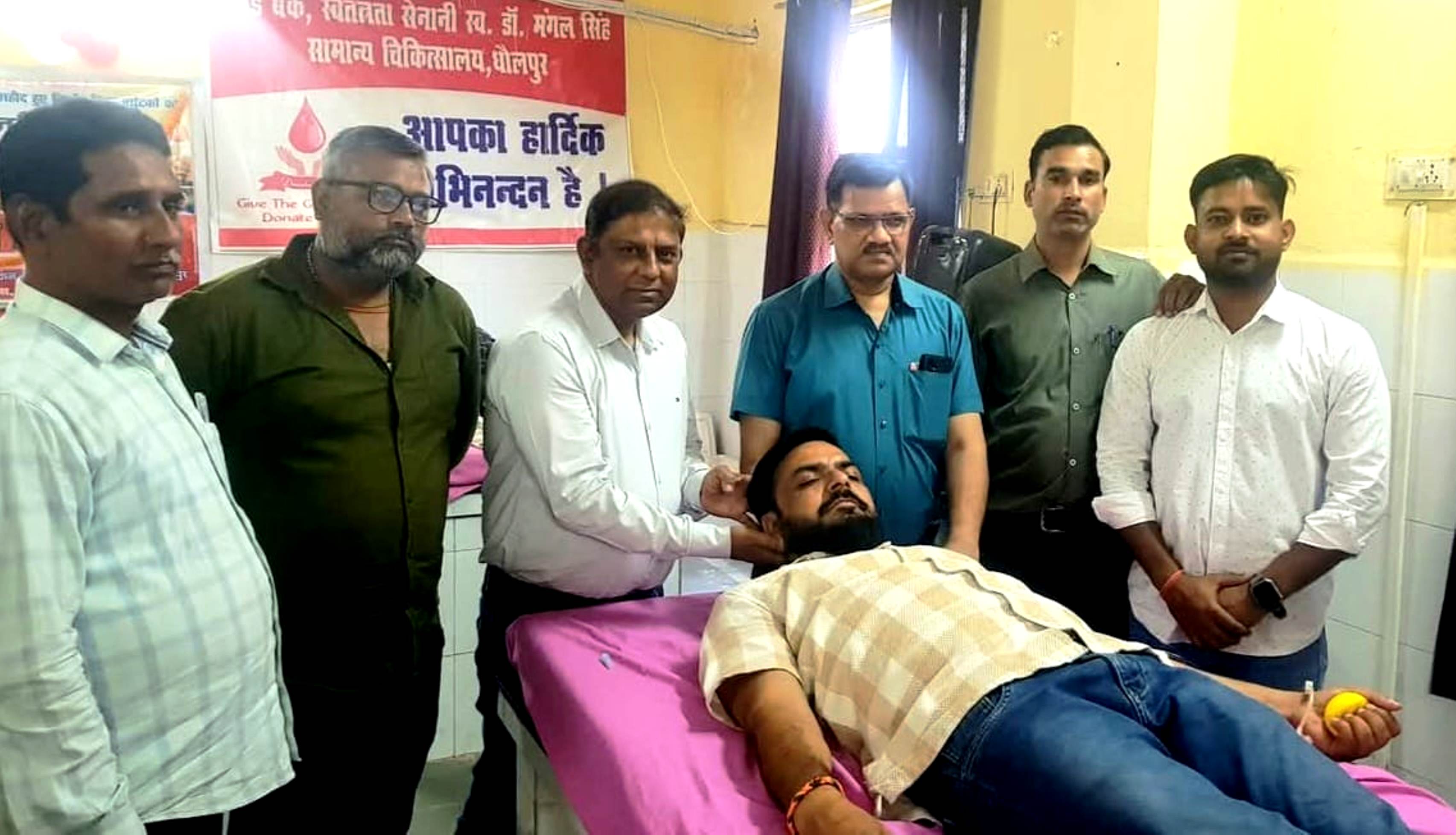 रक्तदान कर पहलगाम आतंकी हमले के मृतकों को दी श्रद्धांजलि रक्तदान कर पहलगाम आतंकी हमले के मृतकों को दी श्रद्धांजलि