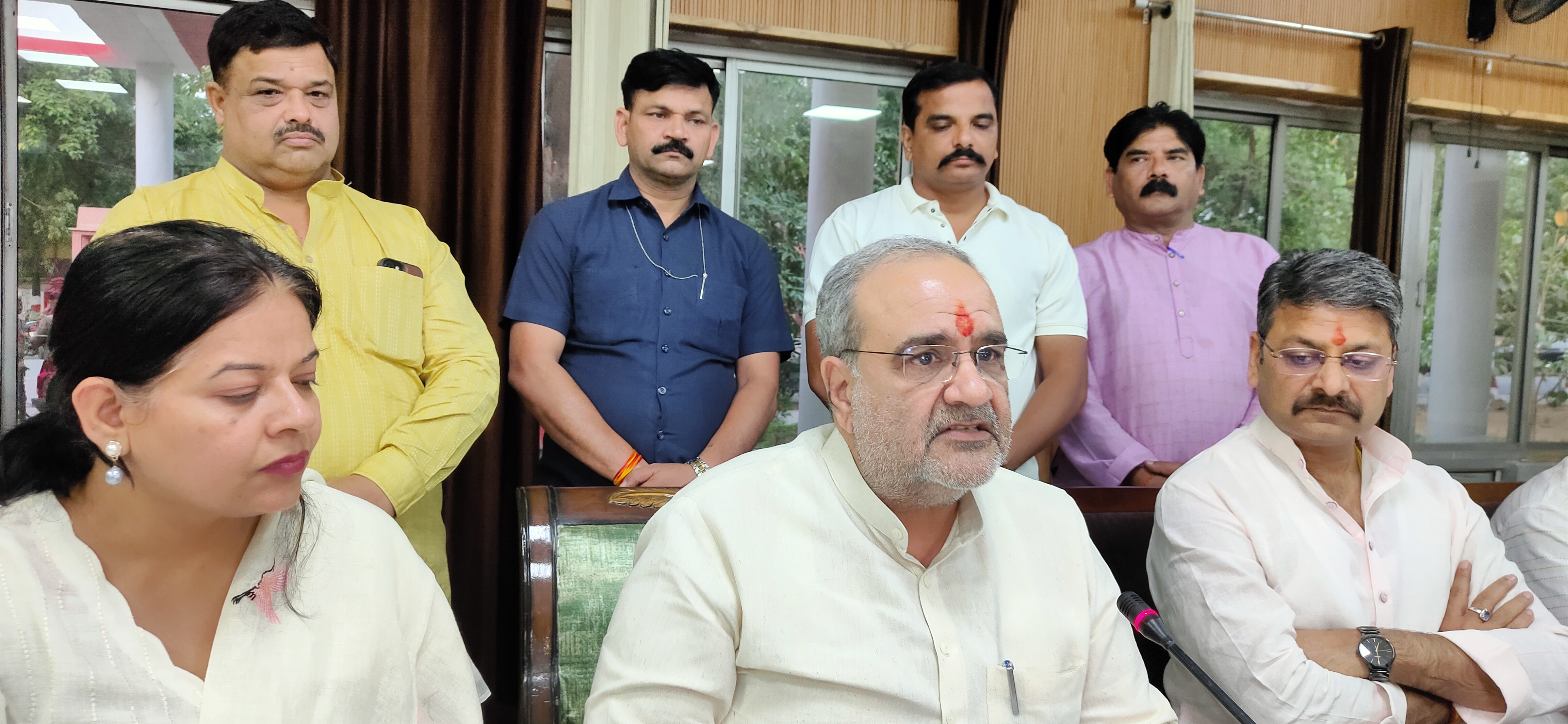 मुरादाबाद के सर्किट हाऊस में प्रेस कॉन्फ्रेंस को संबोधित करते भाजपा प्रदेश अध्यक्ष चौधरी भूपेंद्र सिंह। मुरादाबाद के सर्किट हाऊस में प्रेस कॉन्फ्रेंस को संबोधित करते भाजपा प्रदेश अध्यक्ष चौधरी भूपेंद्र सिंह।