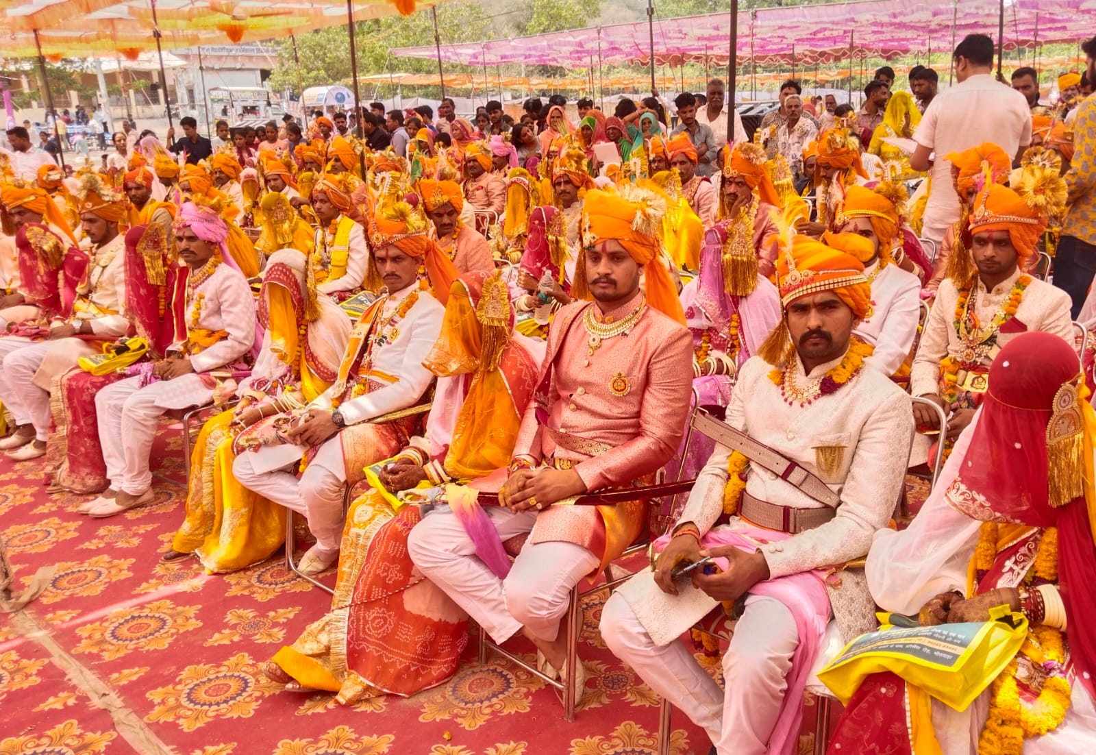 अक्षय तृतीया पर सिंगोली चारभुजा में क्षत्रिय समाज के 50 युगल बंधे परिणय सूत्र में1 अक्षय तृतीया पर सिंगोली चारभुजा में क्षत्रिय समाज के 50 युगल बंधे परिणय सूत्र में1
