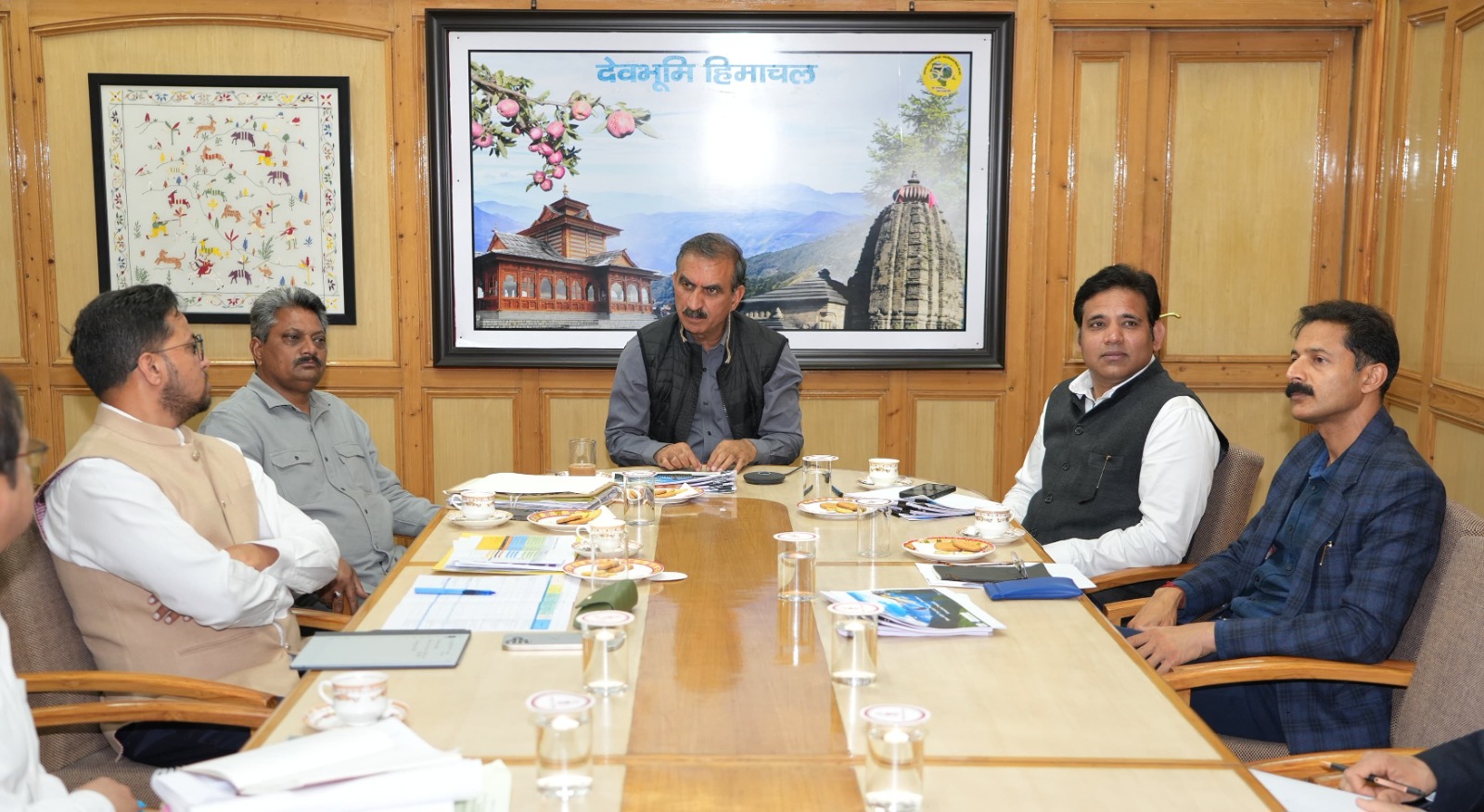 मुख्यमंत्री बैठक की अध्यक्षता करते हुए मुख्यमंत्री बैठक की अध्यक्षता करते हुए