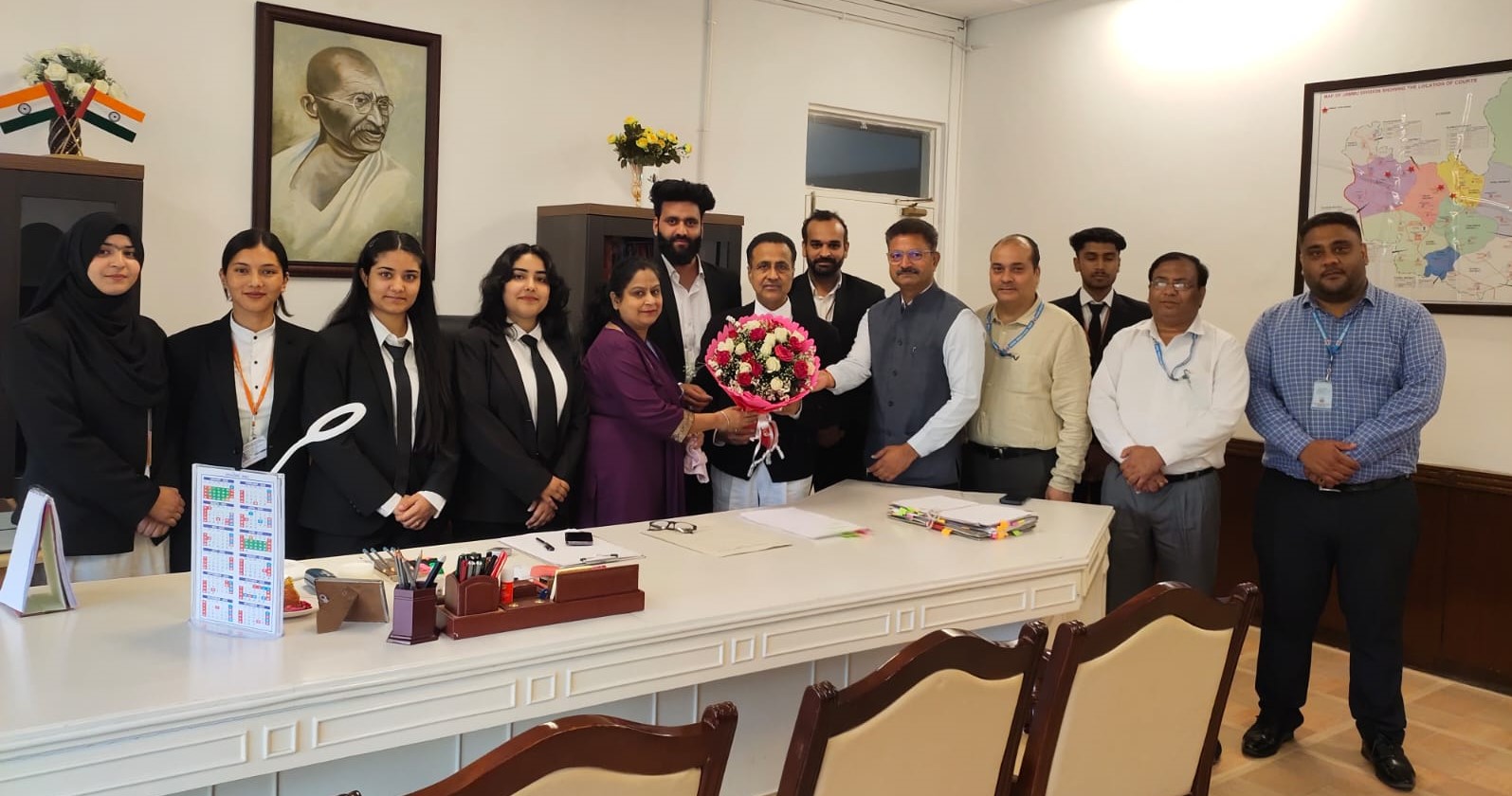 माननीय मुख्य न्यायाधीश अरुण पल्ली का स्वागत किया माननीय मुख्य न्यायाधीश अरुण पल्ली का स्वागत किया