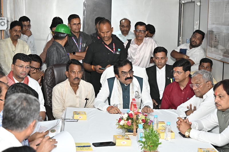 पीडब्ल्यूडी मंत्री राकेश सिंह ने किया इंदौर जिला न्यायालय भवन निर्माण कार्य का निरीक्षण पीडब्ल्यूडी मंत्री राकेश सिंह ने किया इंदौर जिला न्यायालय भवन निर्माण कार्य का निरीक्षण