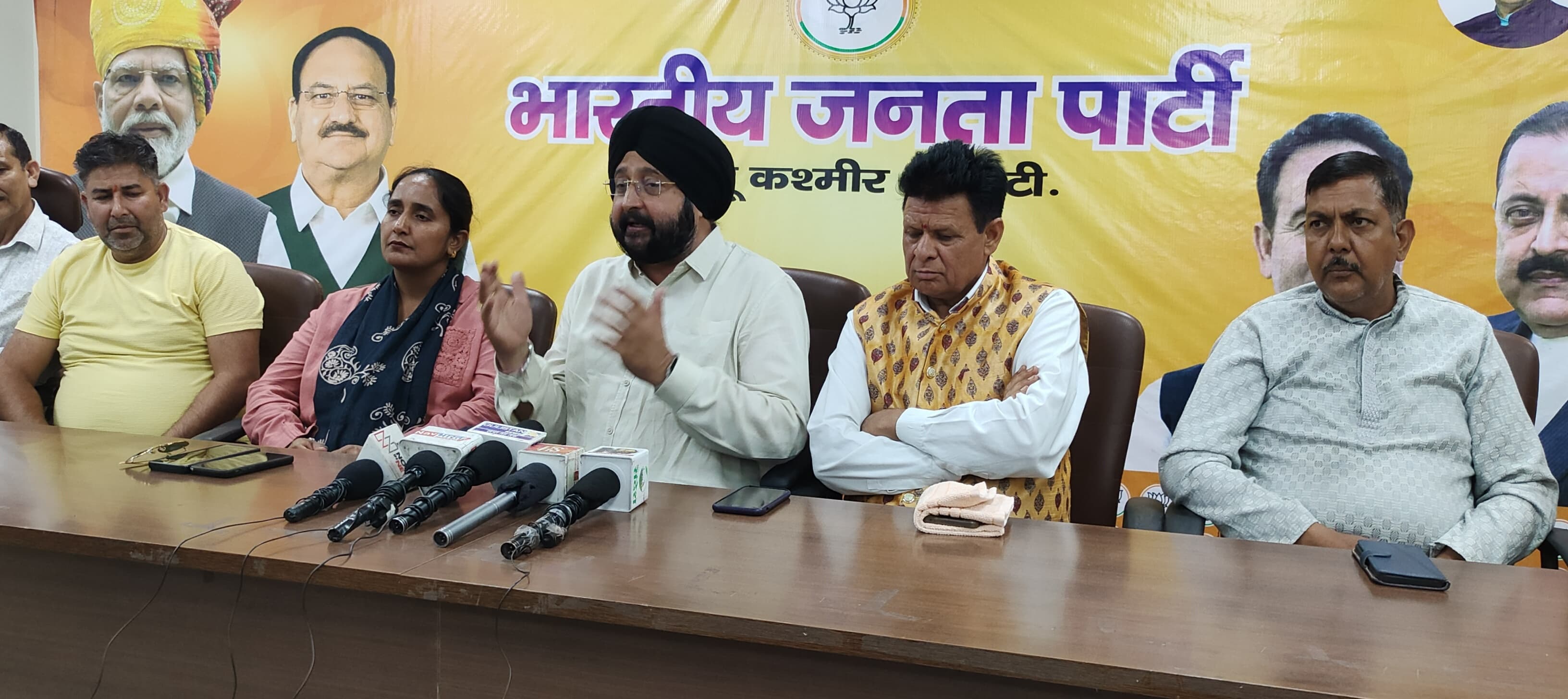 भाजपा किसान मोर्चा ने राकेश टिकैत के विवादित बयान की कड़ी आलोचना की भाजपा किसान मोर्चा ने राकेश टिकैत के विवादित बयान की कड़ी आलोचना की