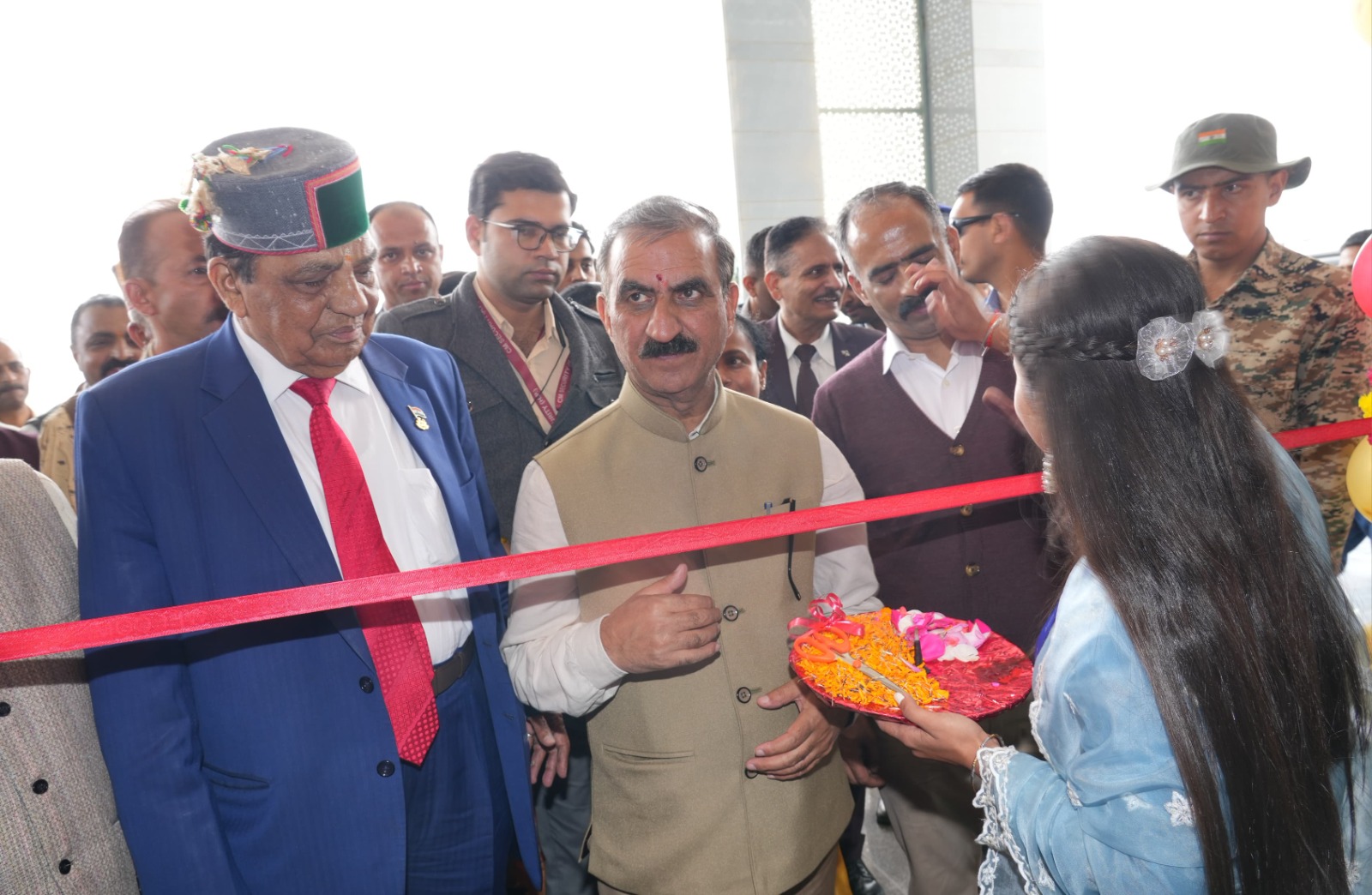 मुख्यमंत्री चमियाना अस्पताल में शुभारंभ करते हुए मुख्यमंत्री चमियाना अस्पताल में शुभारंभ करते हुए