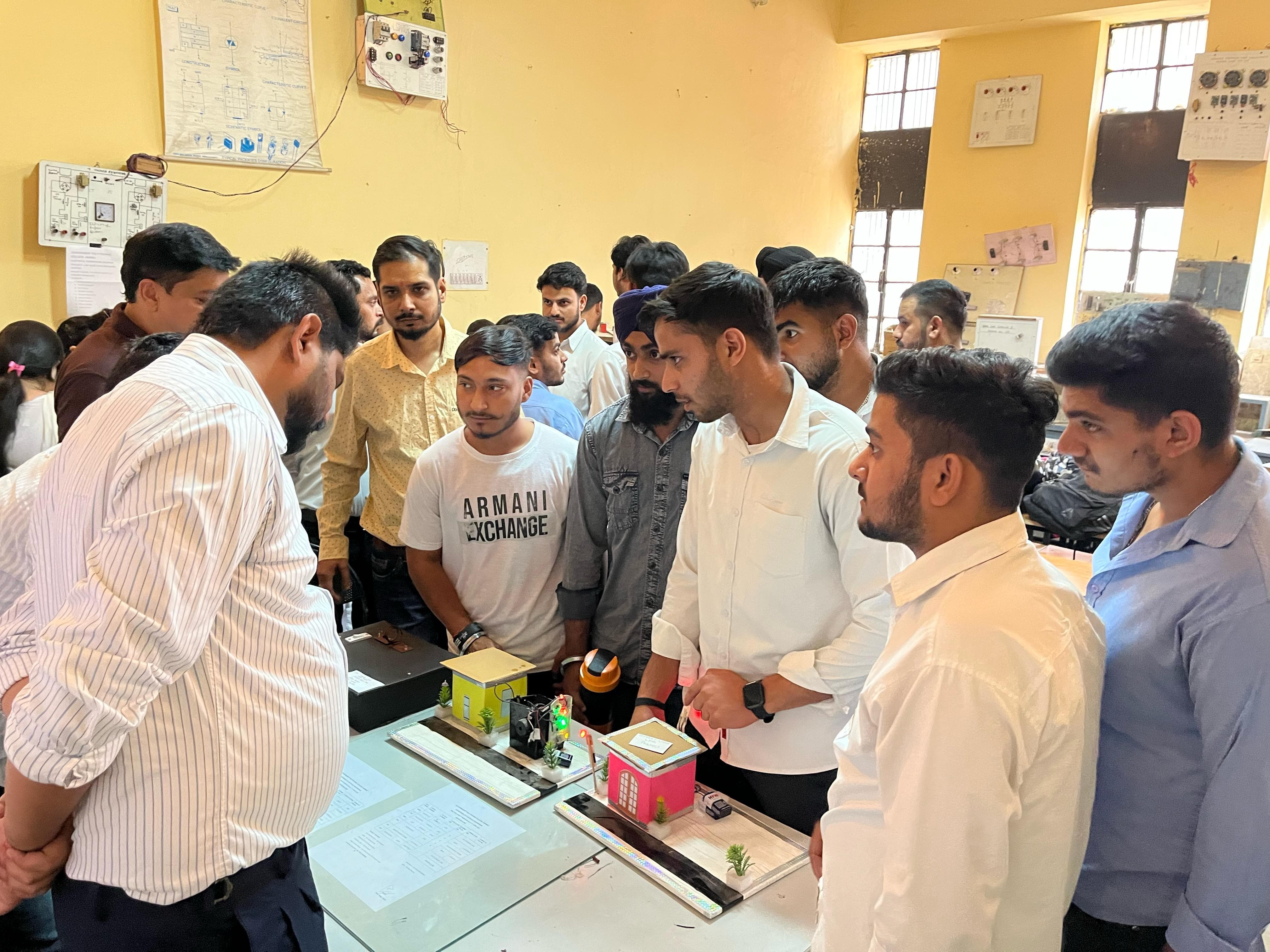 गवर्नमेंट पॉलिटेक्निक जम्मू में ग्रैंड टेक्ने प्रतियोगिता 2025 आयोजित गवर्नमेंट पॉलिटेक्निक जम्मू में ग्रैंड टेक्ने प्रतियोगिता 2025 आयोजित