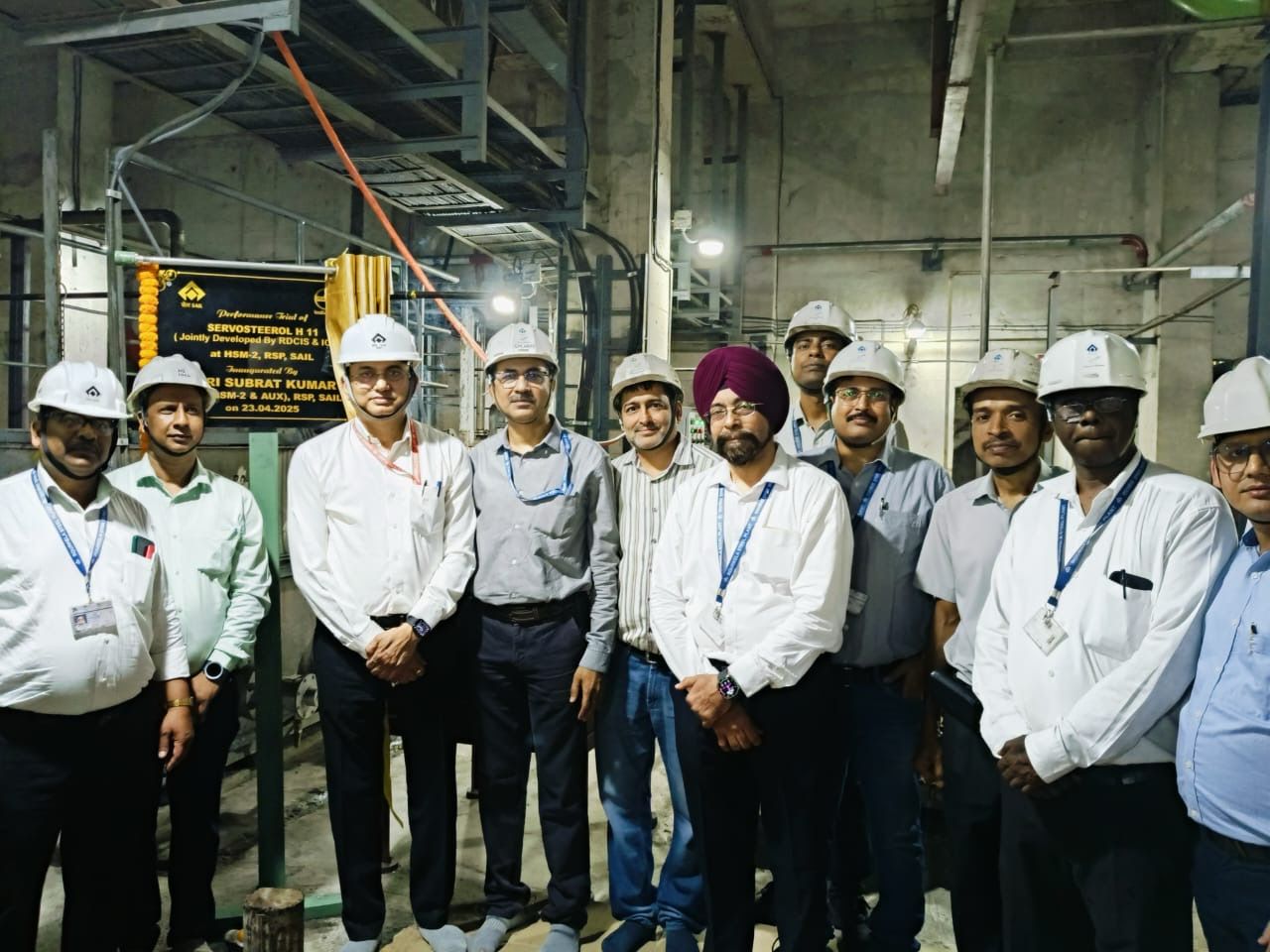 औद्योगिक परीक्षण के मौके पर सेल और इंडियन ऑयल के अधिकारियों की फोटो औद्योगिक परीक्षण के मौके पर सेल और इंडियन ऑयल के अधिकारियों की फोटो