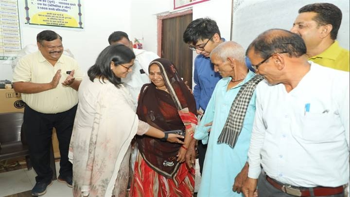 वर्षों पूर्व बिछड़ीं रामलली को फिर से मिला पति का साथ वर्षों पूर्व बिछड़ीं रामलली को फिर से मिला पति का साथ