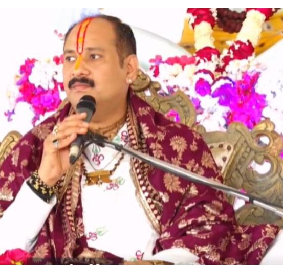 शिवमहापुराण कथा :प्रदीप मिश्रा के प्रवचन सुनने उमड़े श्रद्धालु, तेज धूप में भी डटे रहे लोग शिवमहापुराण कथा :प्रदीप मिश्रा के प्रवचन सुनने उमड़े श्रद्धालु, तेज धूप में भी डटे रहे लोग