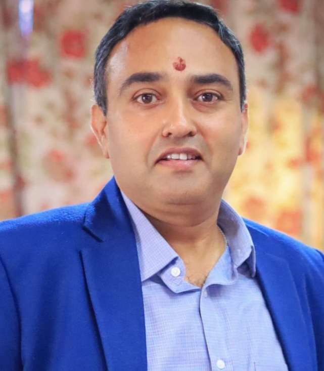 एडवोकेट विश्वचक्षु। एडवोकेट विश्वचक्षु।