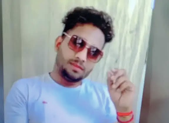 मृतक अमन का फाइल फोटो मृतक अमन का फाइल फोटो