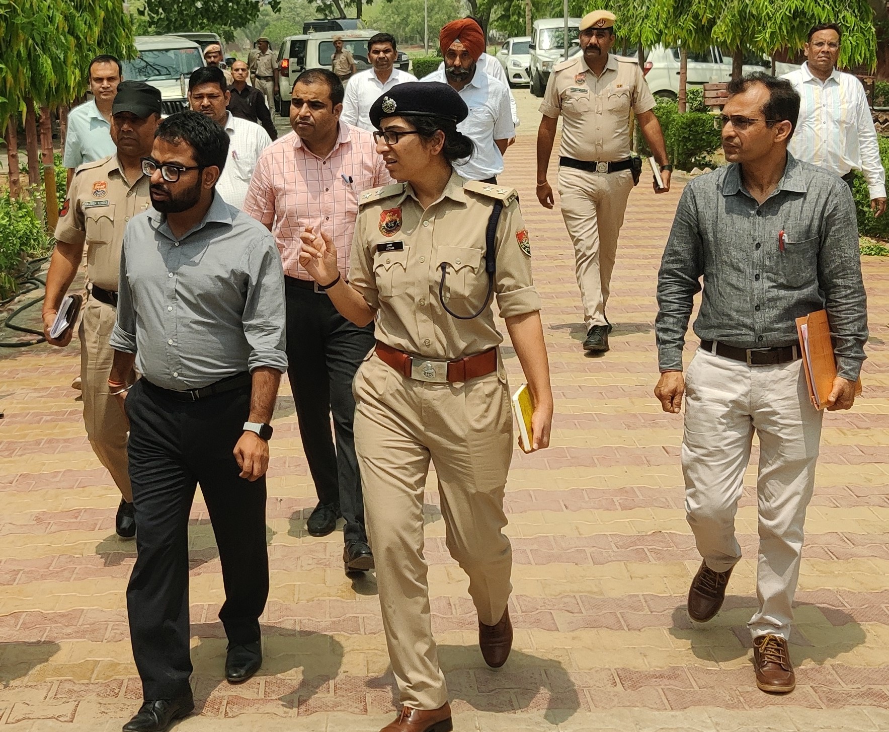 नीट परीक्षा को लेकर बनाए गए केंद्रों का निरीक्षण करते एडीसी। नीट परीक्षा को लेकर बनाए गए केंद्रों का निरीक्षण करते एडीसी।