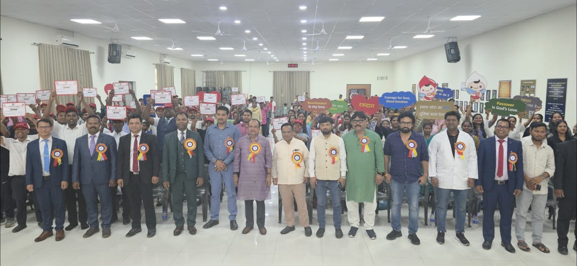 मंत्री इरफान अंसारी सहित अन्य लोग मंत्री इरफान अंसारी सहित अन्य लोग