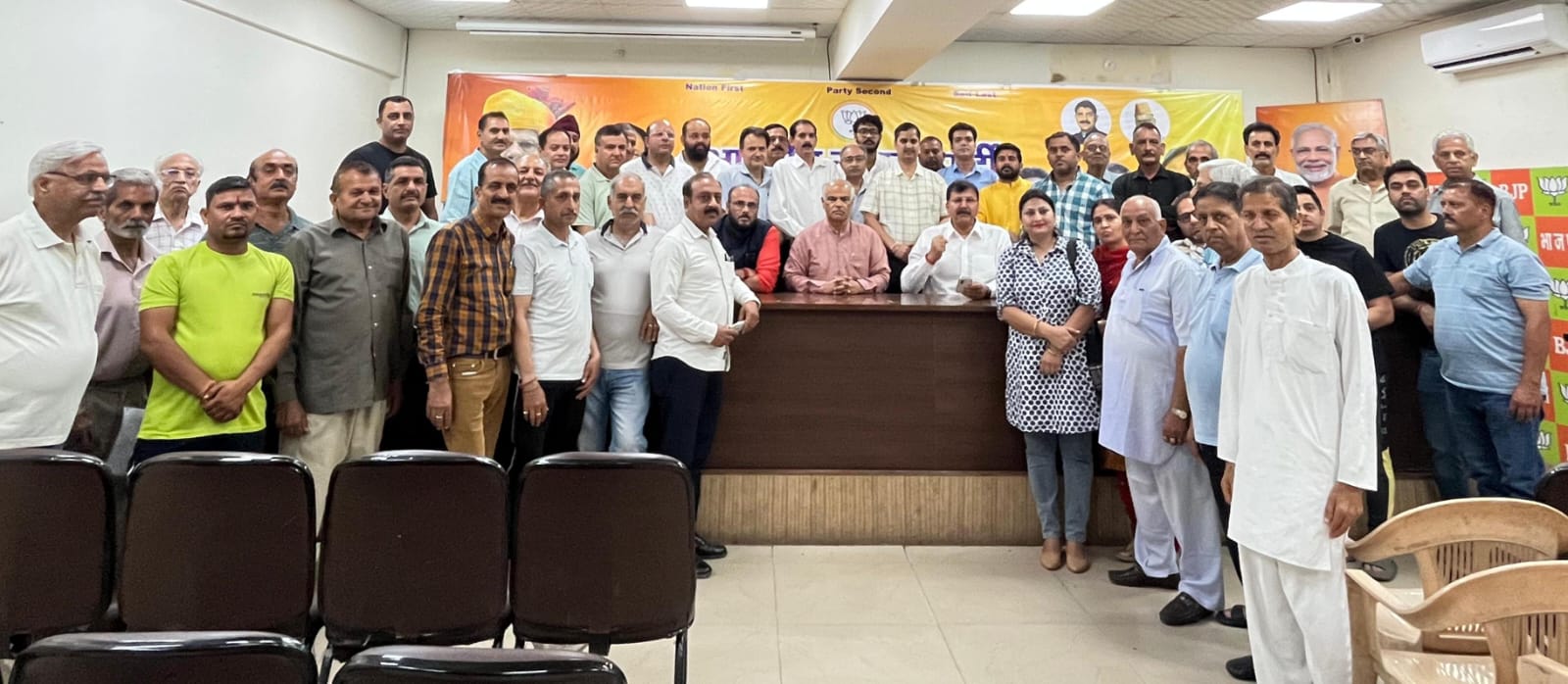 भाजपा नेताओं ने प्रतिनिधिमंडलों और कश्मीरी समाज के सदस्यों के साथ चर्चा की भाजपा नेताओं ने प्रतिनिधिमंडलों और कश्मीरी समाज के सदस्यों के साथ चर्चा की