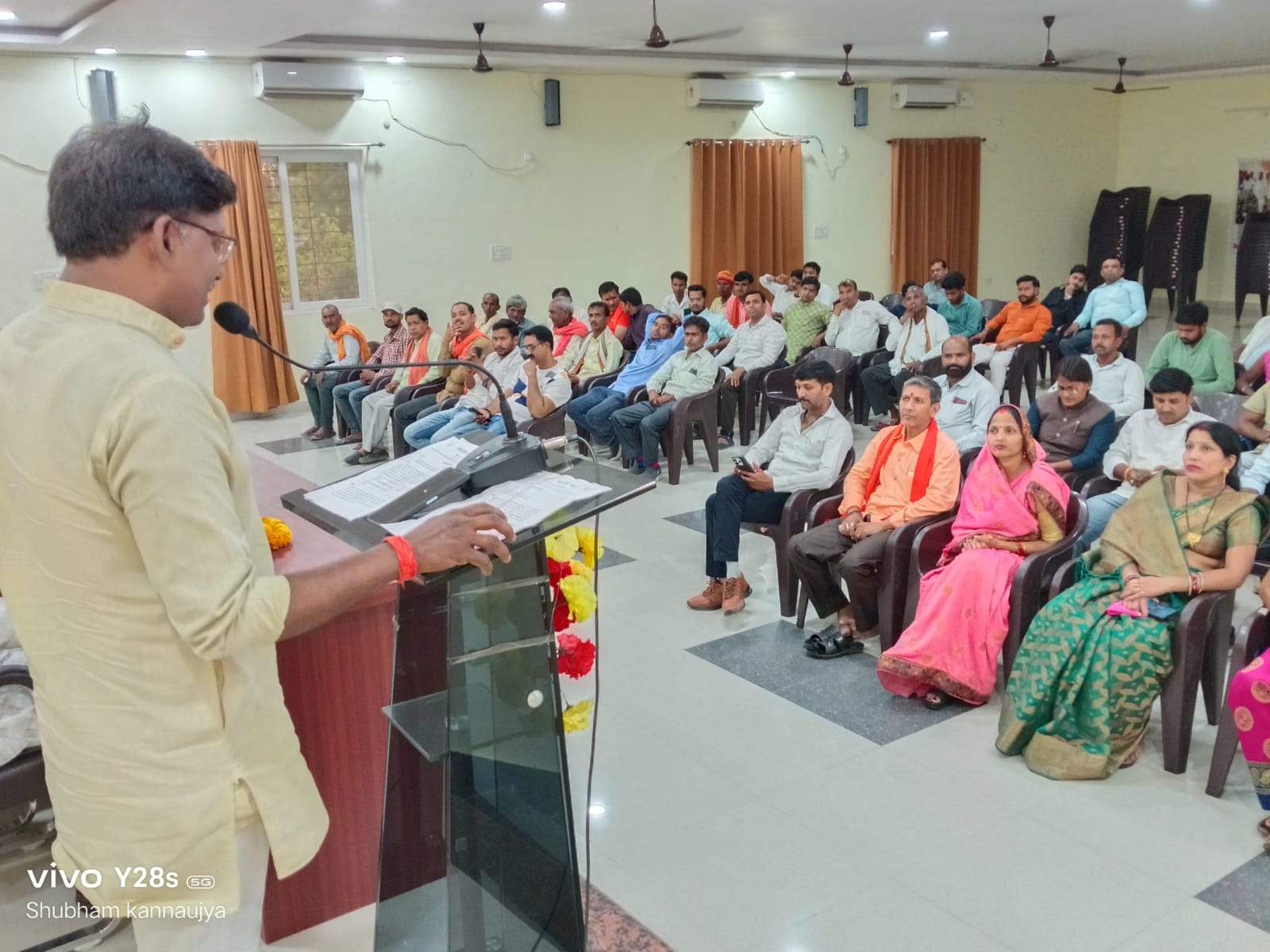 जातीय जनगणना पर आयोजित सम्मेलन को संबोधित करते हुए अनिल गुप्ता जातीय जनगणना पर आयोजित सम्मेलन को संबोधित करते हुए अनिल गुप्ता