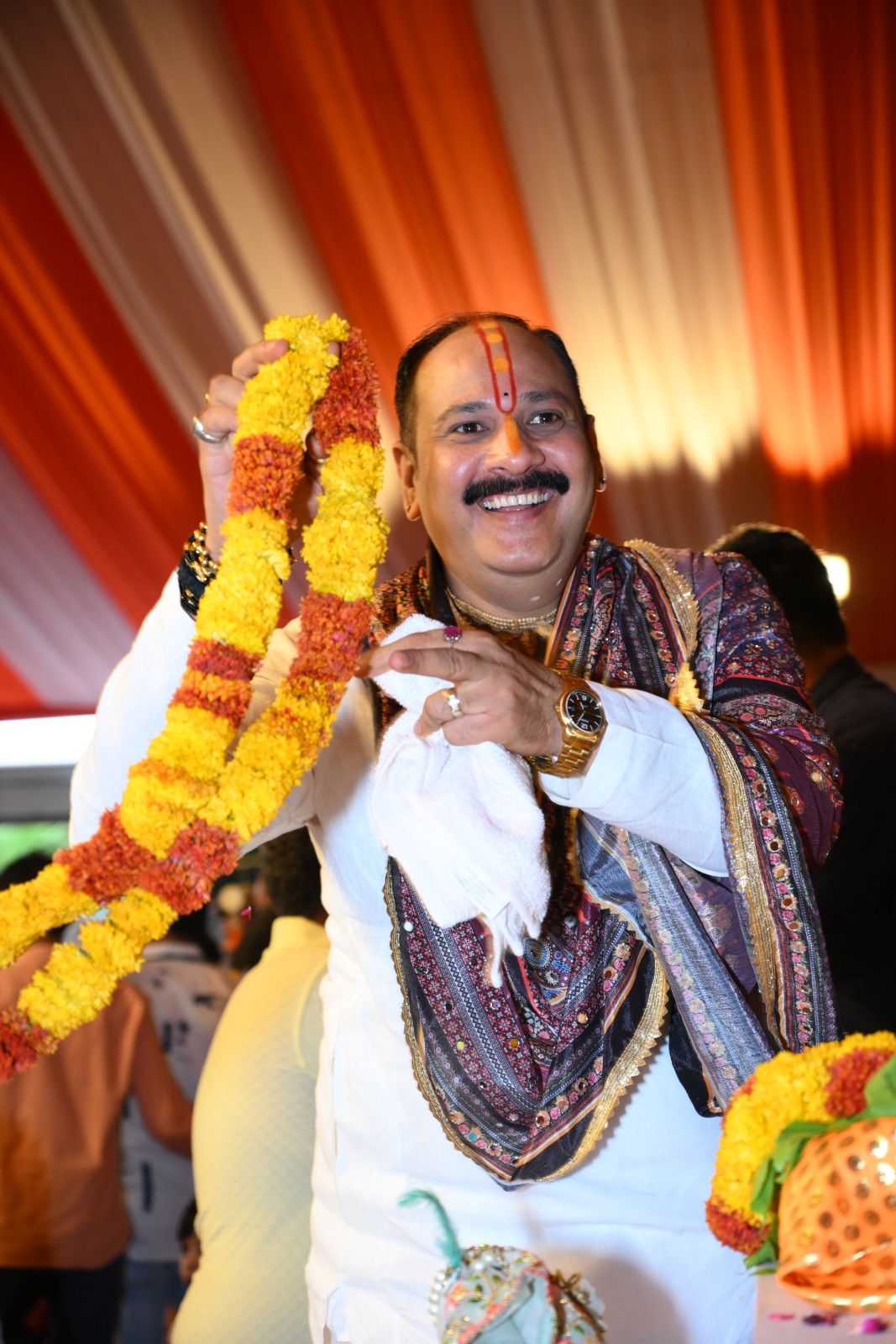 शिव महापुराण कथा के पांचवें दिन भी उमड़ा भक्तों का सैलाब शिव महापुराण कथा के पांचवें दिन भी उमड़ा भक्तों का सैलाब