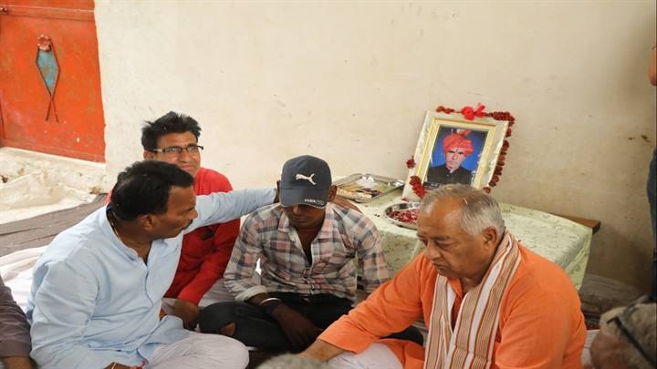 अग्नि दुर्घटना से प्रभावित परिवारों के बीच पहुँचे प्रभारी मंत्री अग्नि दुर्घटना से प्रभावित परिवारों के बीच पहुँचे प्रभारी मंत्री