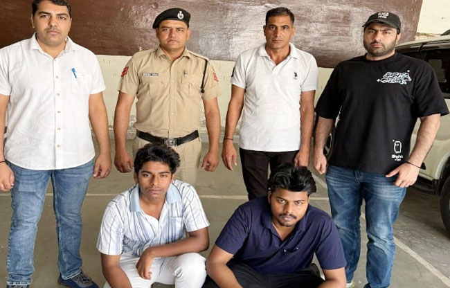 सोनीपत: अवैध हथियार तस्करी के मामले में गिरफ्तार दो आरोपी सोनीपत: अवैध हथियार तस्करी के मामले में गिरफ्तार दो आरोपी