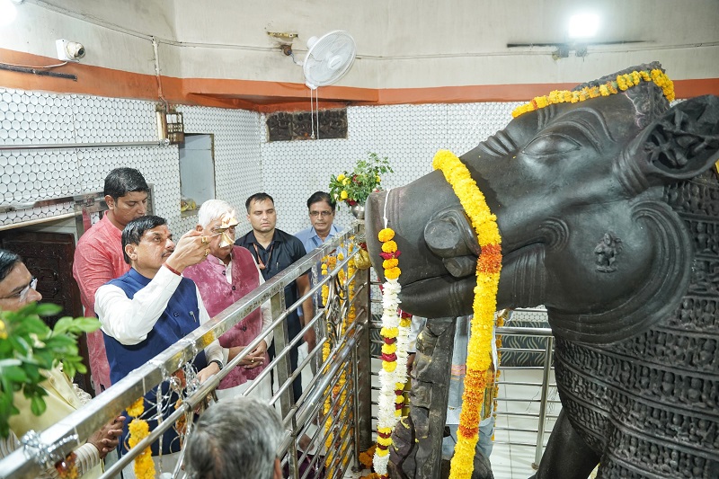 मुख्यमंत्री डॉ. मोहन यादव ने भगवान विष्णु वराह के किये दर्शन मुख्यमंत्री डॉ. मोहन यादव ने भगवान विष्णु वराह के किये दर्शन