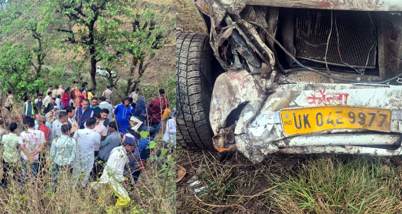 दुर्घटनाग्रस्त वाहन एवं मौके पर एकत्र ग्रामीण। दुर्घटनाग्रस्त वाहन एवं मौके पर एकत्र ग्रामीण।