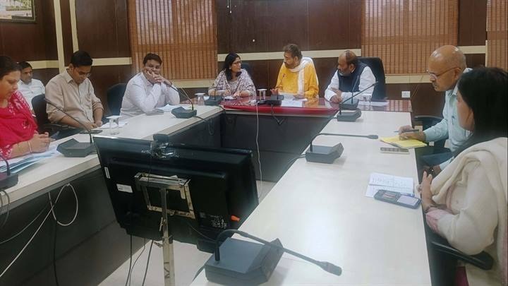 पिछड़ा वर्ग कल्याण की योजनाओं की समीक्षा बैठक सम्पन्न पिछड़ा वर्ग कल्याण की योजनाओं की समीक्षा बैठक सम्पन्न