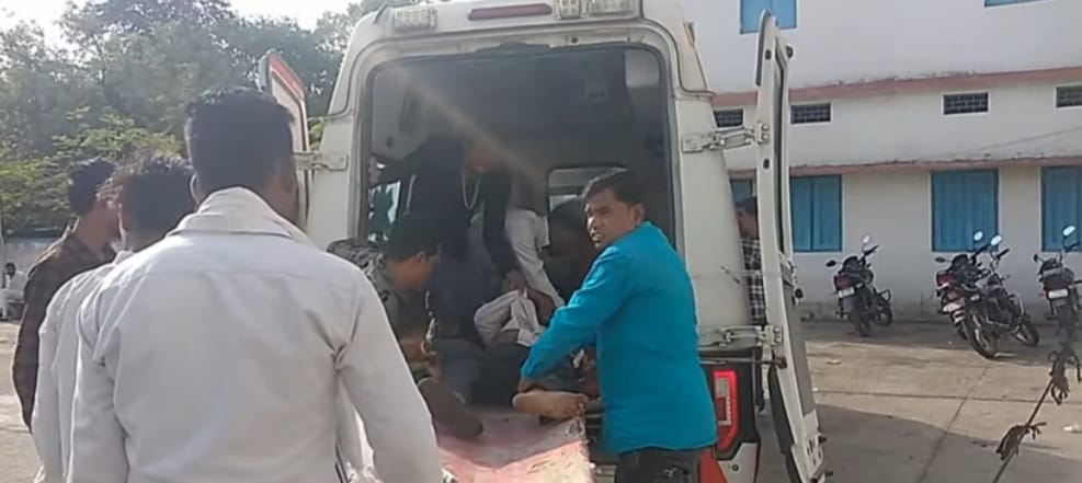 से बाइक चालक घायल, हालत गंभीर से बाइक चालक घायल, हालत गंभीर