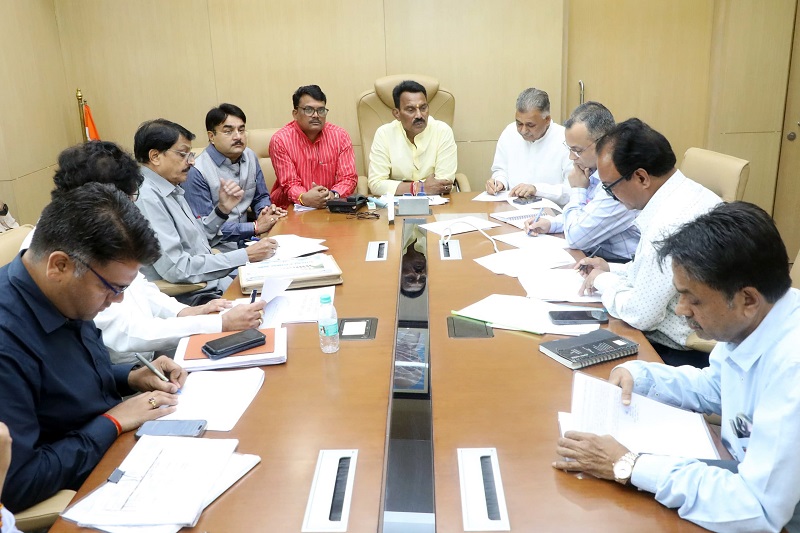 विकास कार्यों के प्रस्तावों पर विभागीय क्रियान्वयन की समीक्षा विकास कार्यों के प्रस्तावों पर विभागीय क्रियान्वयन की समीक्षा