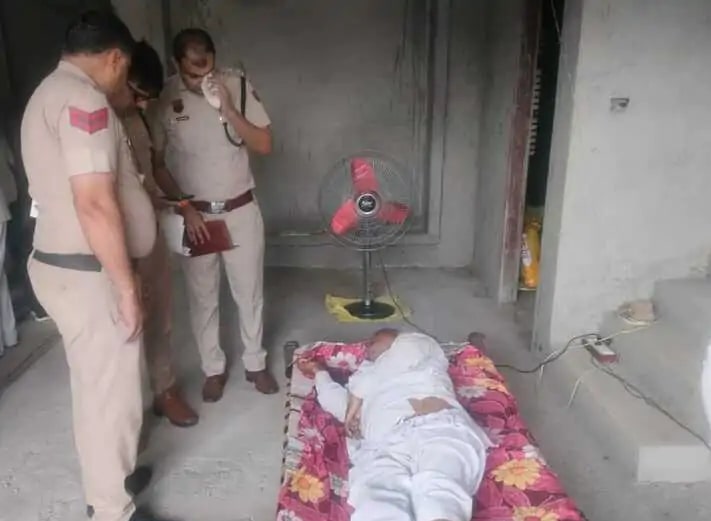 मौके पर जांच में जुटी पुलिस