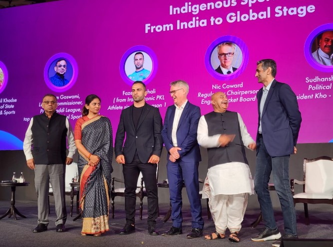 इंडिजिनस स्पोर्ट्स: फ्रॉम इंडिया टू द ग्लोबल स्टेज कार्यक्रम के तहत स्टेज पर मौजूद सम्मानितगण इंडिजिनस स्पोर्ट्स: फ्रॉम इंडिया टू द ग्लोबल स्टेज कार्यक्रम के तहत स्टेज पर मौजूद सम्मानितगण