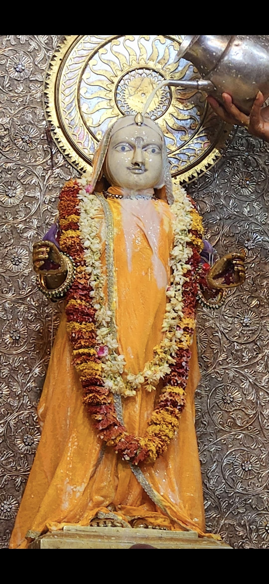 जानकी जी का हुआ जन्माभिषेक, गूंज उठी बधाइयां जानकी जी का हुआ जन्माभिषेक, गूंज उठी बधाइयां