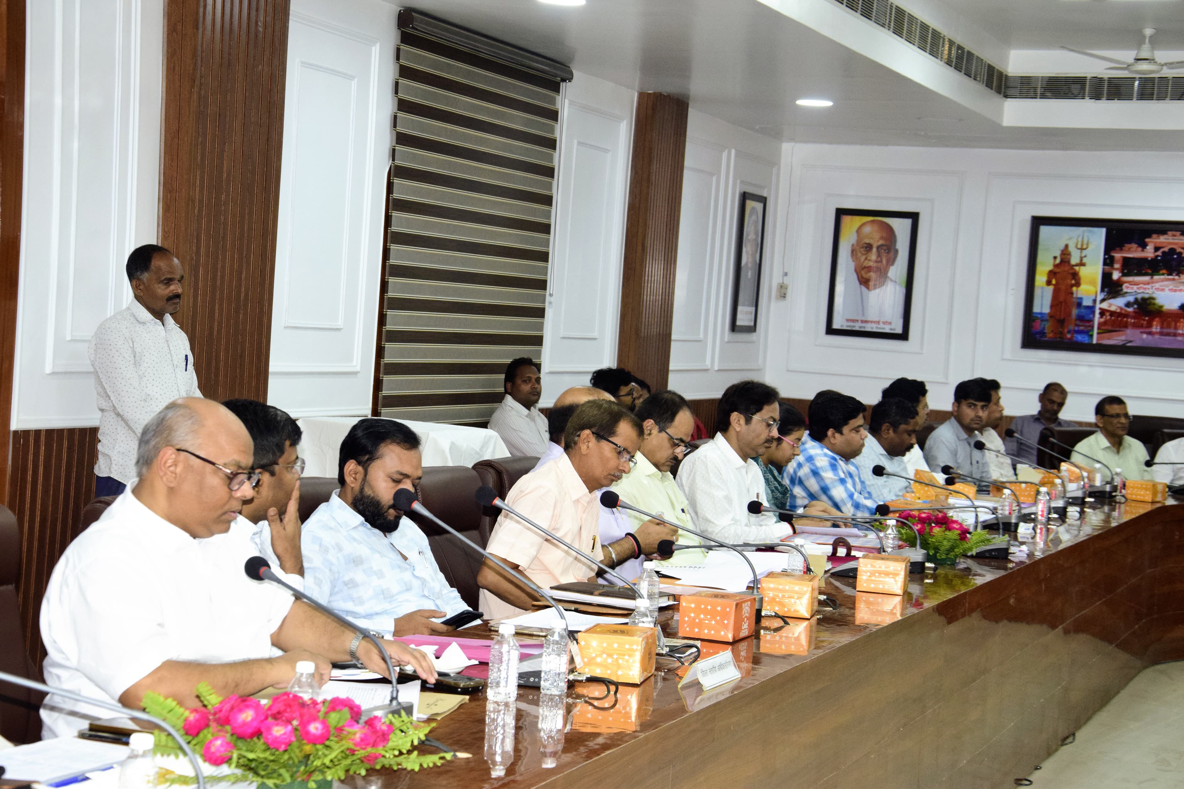 दिशा की बैठक में मौजूद जिला स्तरीय अधिकारियों दिशा की बैठक में मौजूद जिला स्तरीय अधिकारियों