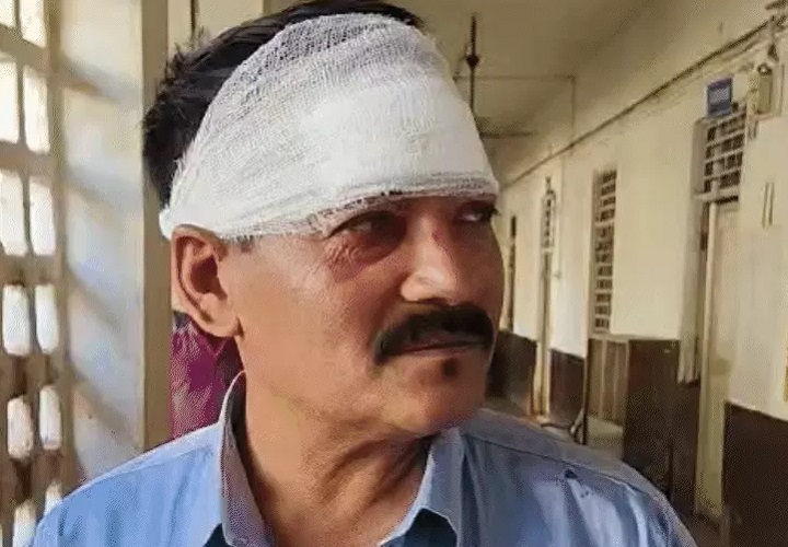 सीधीः अतिक्रमण हटाने का नोटिस लेकर गए नायब तहसीलदार के साथ मारपीट सीधीः अतिक्रमण हटाने का नोटिस लेकर गए नायब तहसीलदार के साथ मारपीट