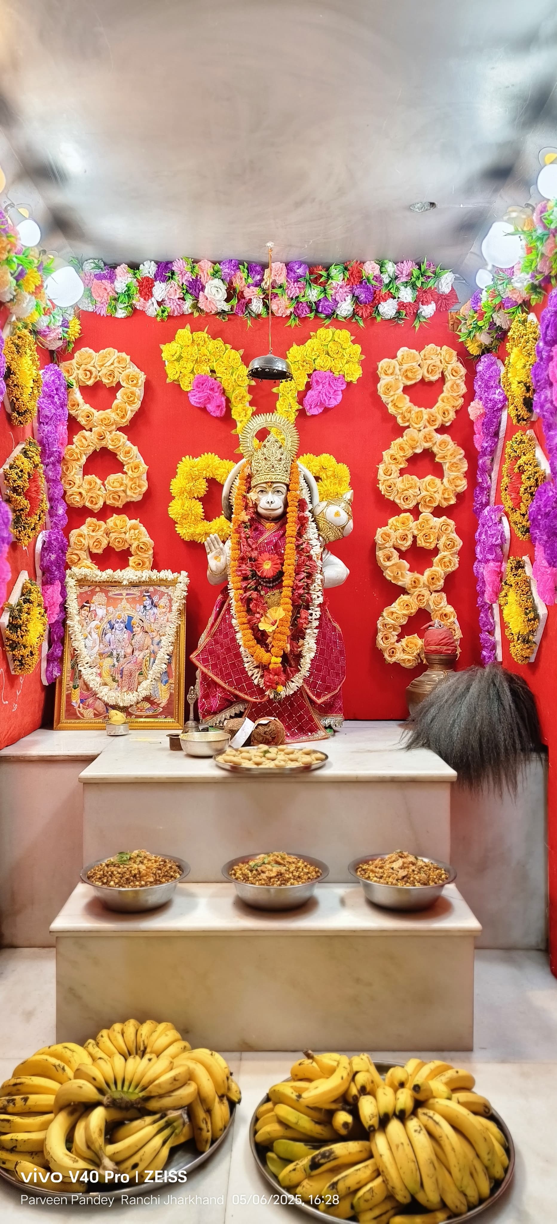 श्याम मंदिर में बजरंगबली की प्रतिमा की फोटो श्याम मंदिर में बजरंगबली की प्रतिमा की फोटो