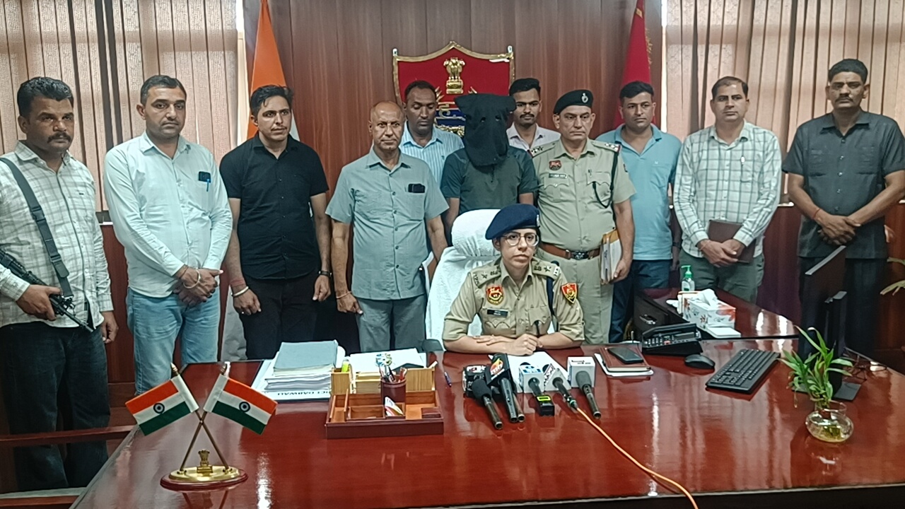 पुलिस द्वारा पकड़ा गया इनामी बदमाश कुलदीप उर्फ भाऊ। पुलिस द्वारा पकड़ा गया इनामी बदमाश कुलदीप उर्फ भाऊ।