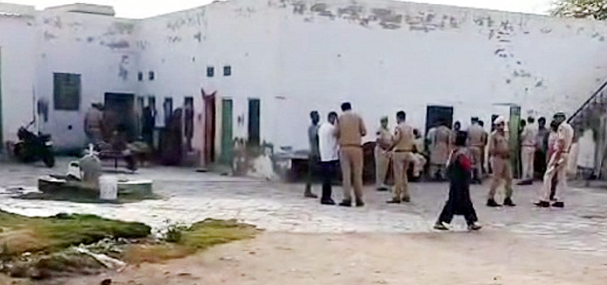 सुरक्षा को लेकर पुलिस पूरी तरह से एक्शन मोड में : हाई अलर्ट घोषित कर सर्च ऑपरेशन चलाया जा रहा सुरक्षा को लेकर पुलिस पूरी तरह से एक्शन मोड में : हाई अलर्ट घोषित कर सर्च ऑपरेशन चलाया जा रहा