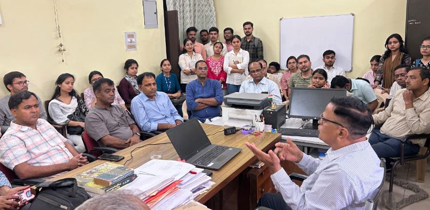 लविवि में खुशी मनाते छात्र लविवि में खुशी मनाते छात्र