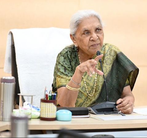आनलाइन बैठक को संबोधित करती राज्यपाल आनलाइन बैठक को संबोधित करती राज्यपाल