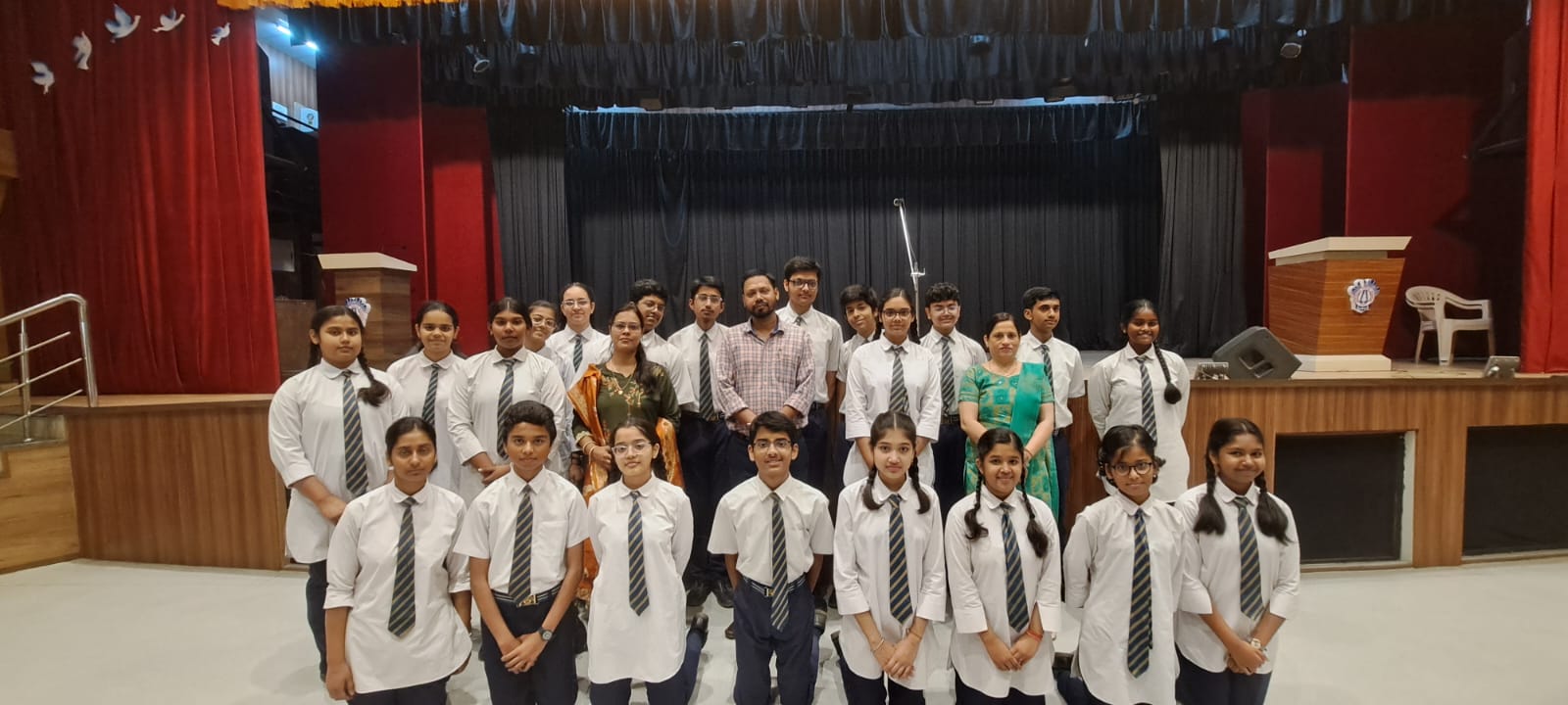 जेवीएम श्यामली स्कूल में कविता पाठ प्रतियोगिता जेवीएम श्यामली स्कूल में कविता पाठ प्रतियोगिता