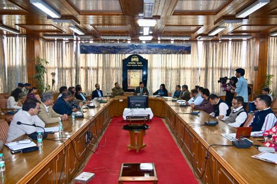 ऑपरेशन अभ्यास को लेकर उपायुक्त शिमला अनुपम कश्यप की अध्यक्षता में आयाेजित बैठक ऑपरेशन अभ्यास को लेकर उपायुक्त शिमला अनुपम कश्यप की अध्यक्षता में आयाेजित बैठक