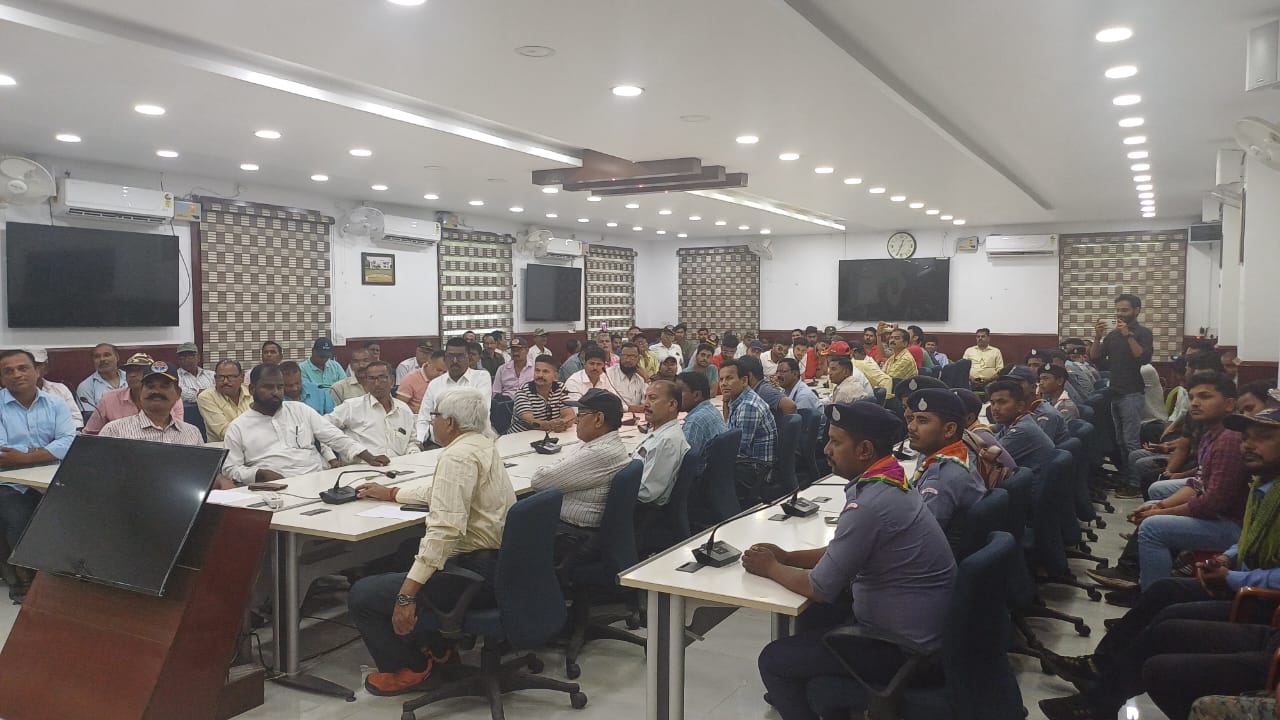 डीएम व एसपी के की संयुक्त अध्यक्षता में पूर्व सैनिक, आपदा मित्र, स्काउट, एन सी सी के वालंटियर्स के साथ की गई बैठक डीएम व एसपी के की संयुक्त अध्यक्षता में पूर्व सैनिक, आपदा मित्र, स्काउट, एन सी सी के वालंटियर्स के साथ की गई बैठक