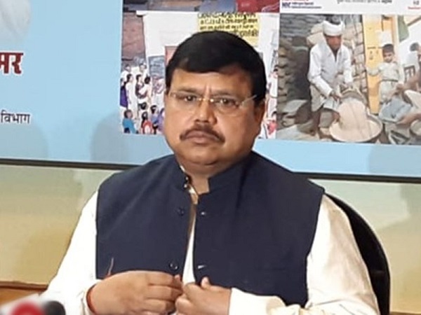 मंत्री प्रद्युम्न सिंह तोमर (फाइल फोटो) मंत्री प्रद्युम्न सिंह तोमर (फाइल फोटो)