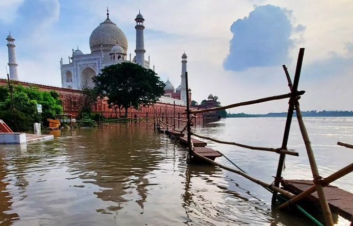 आगरा में यमुना नदी के पास स्थित ताजमहल। यह फोटो जुलाई 2023 का है। आगरा में यमुना नदी के पास स्थित ताजमहल। यह फोटो जुलाई 2023 का है।