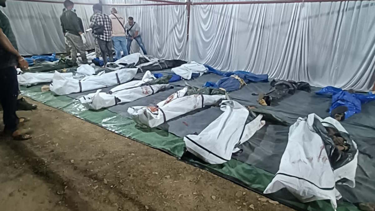 सुरक्षाबलों के बड़े ऑपरेशन में अब तक 19 शव बरामद सुरक्षाबलों के बड़े ऑपरेशन में अब तक 19 शव बरामद